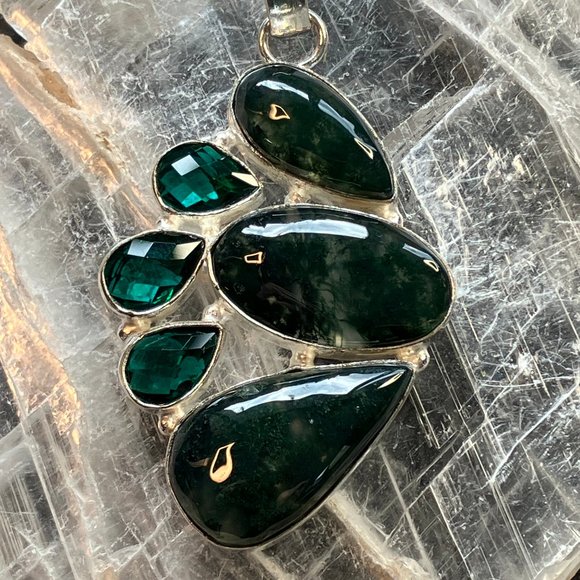 Moss Agate and Green Stone Jewelry Crystal Pendant - Picture 1 of 10